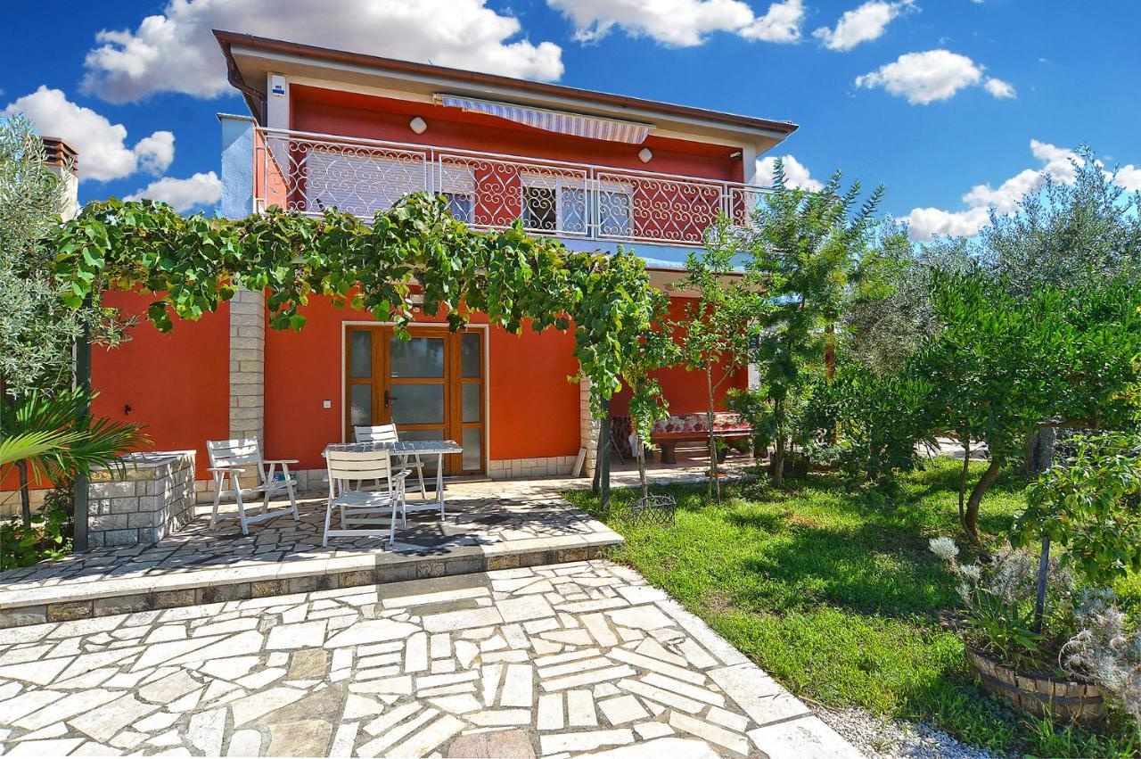 Apartment With Nice Terrace 684 Štinjan Exterior foto