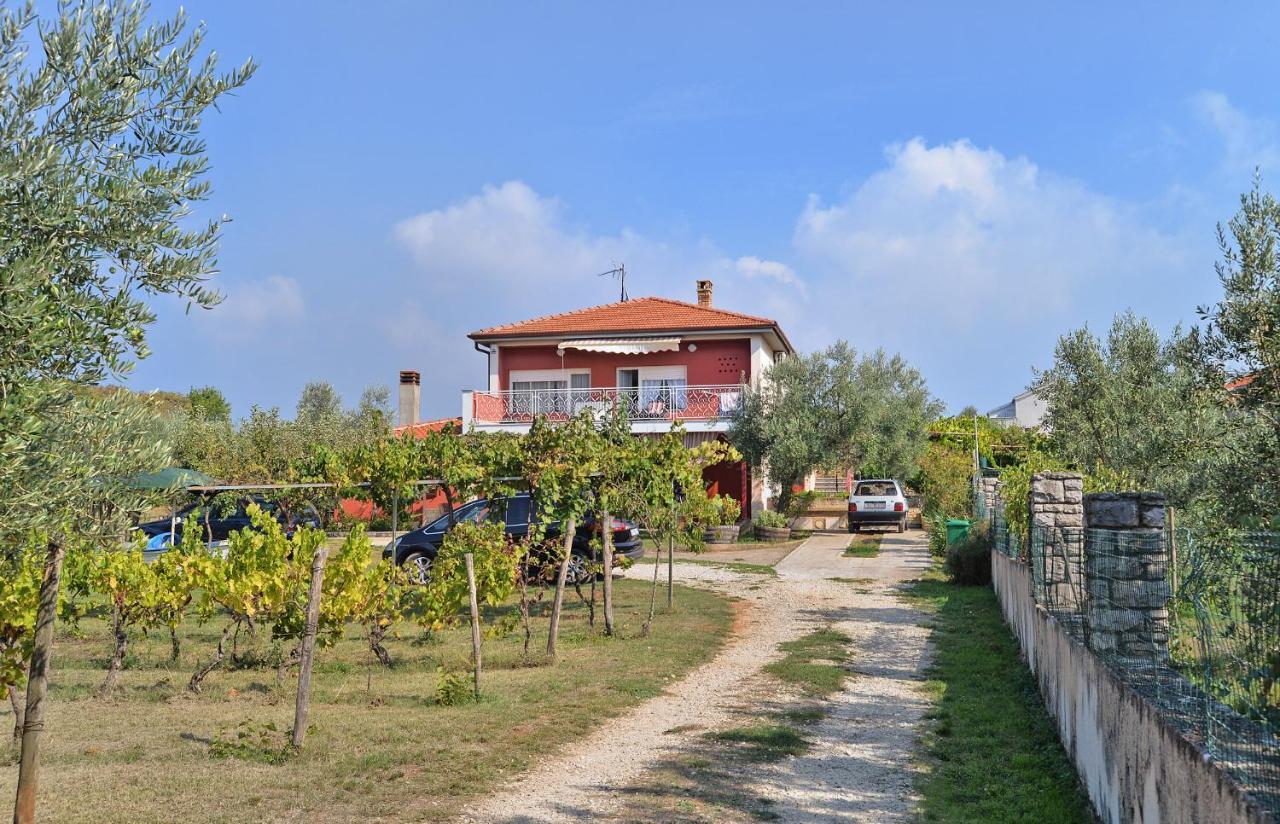 Apartment With Nice Terrace 684 Štinjan Exterior foto