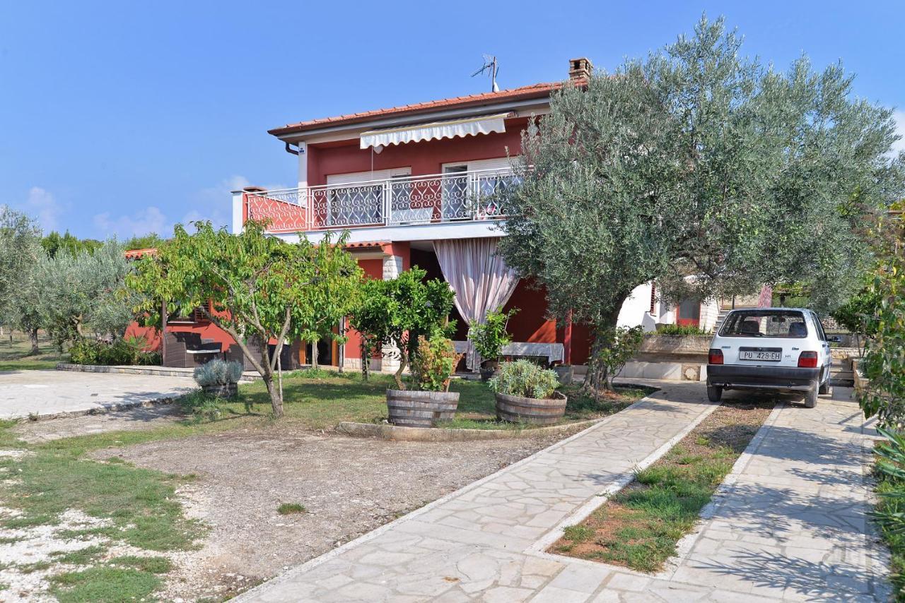 Apartment With Nice Terrace 684 Štinjan Exterior foto